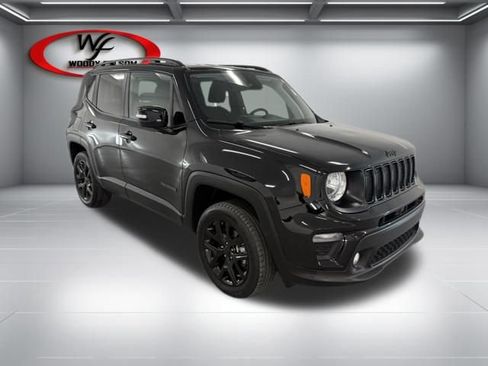 Used 2023 Jeep Renegade Altitude image 3