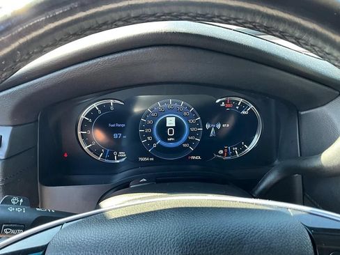 Used 2020 Cadillac Escalade Luxury AWD/4WD image 17