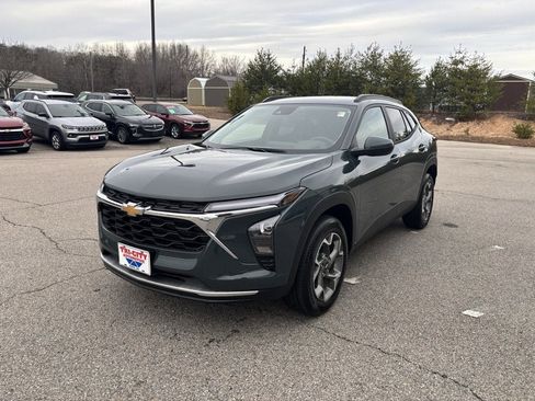 New 2026 Chevrolet Trax LT w/ Driver Confidence Package image 3