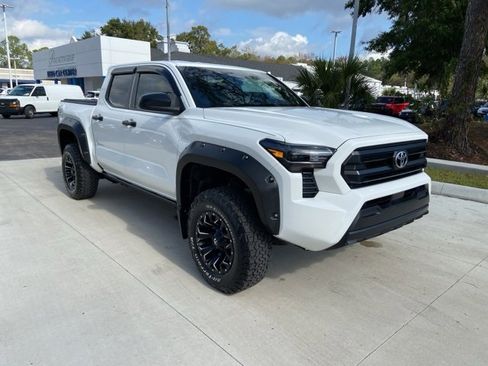 Used 2024 Toyota Tacoma SR image 2