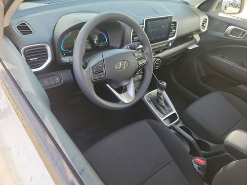 New 2026 Hyundai Venue SE image 6