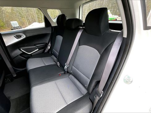 Used 2023 Kia Soul LX w/ LX Technology Package image 21