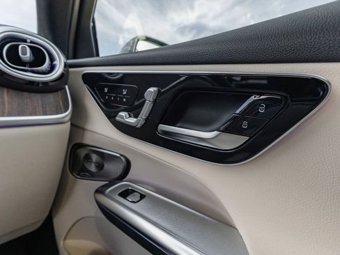 New 2026 Mercedes-Benz GLC 300 4MATIC image 17