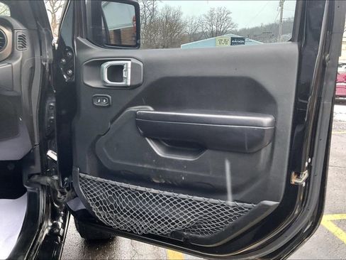 Used 2019 Jeep Wrangler Sport S image 23