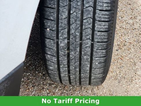 Used 2022 Chevrolet Equinox LS w/ LS Convenience Package AWD/4WD image 9