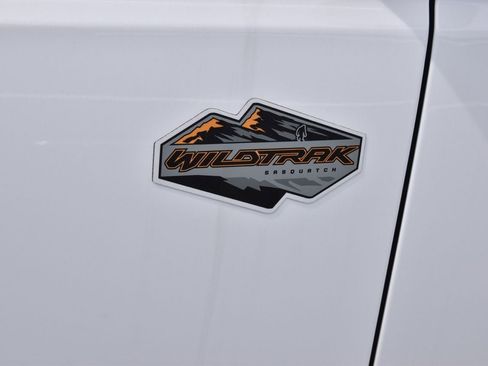 Used 2023 Ford Bronco Wildtrak image 11