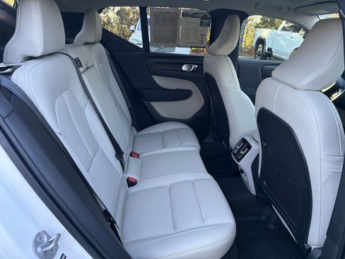 Used 2026 Volvo XC40 B5 Ultra w/ Protection Package Premier image 61