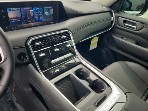 New 2026 Nissan Armada SV image 32