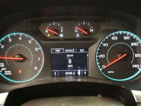 Used 2023 Chevrolet Traverse LT FWD image 32