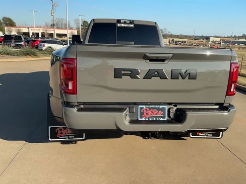 Used 2025 RAM 3500 Laramie image 8