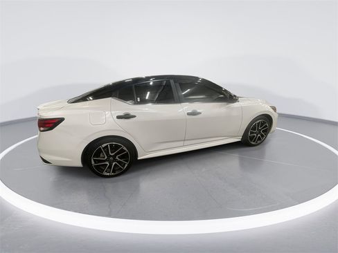 Used 2024 Nissan Sentra SR w/ Trunk Package image 9