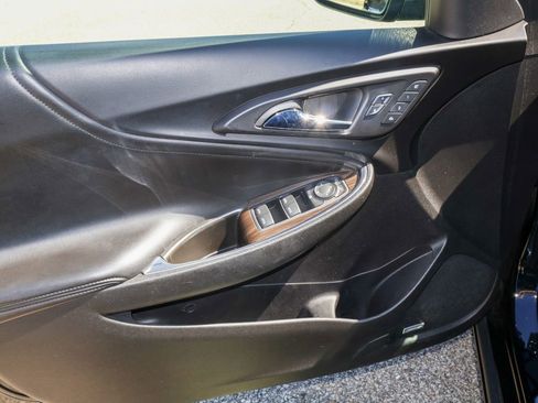 Used 2016 Chevrolet Malibu Premier FWD image 8