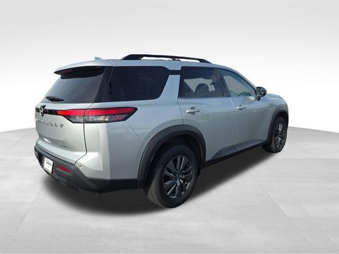 Used 2024 Nissan Pathfinder SV AWD/4WD image 5