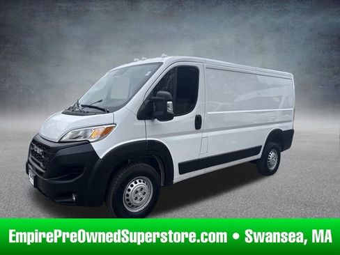 Used 2025 RAM ProMaster 2500 w/ Convenience Group FWD image 1
