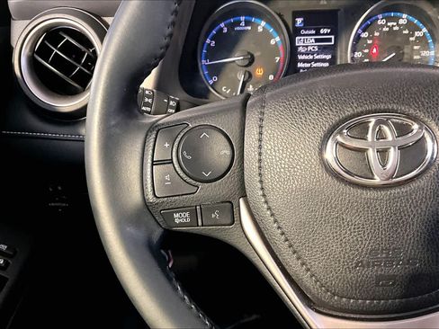 Used 2018 Toyota RAV4 XLE AWD/4WD image 24