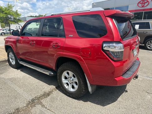 Used 2016 Toyota 4Runner SR5 AWD/4WD image 2