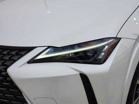 Used 2023 Lexus UX 250h FWD w/ Premium Package image 9