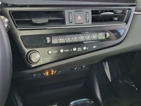 Certified 2023 Lexus ES 300h w/ Premium Package image 25