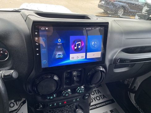 Used 2012 Jeep Wrangler Unlimited Sahara image 20