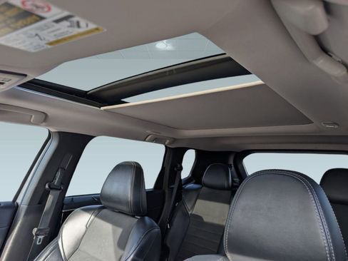 Used 2024 Mitsubishi Outlander SE image 16