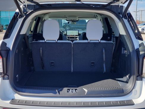 New 2026 Ford Explorer Active w/ Active Comfort Package image 4