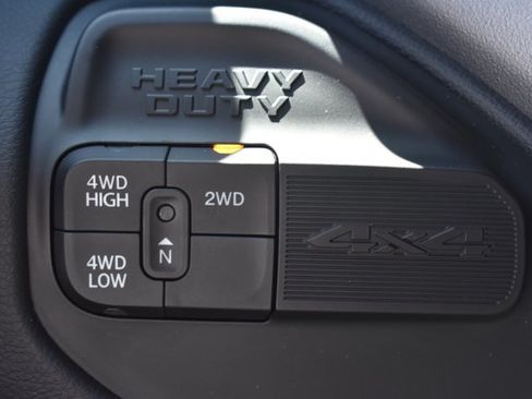 Used 2024 RAM 2500 Big Horn AWD/4WD image 30