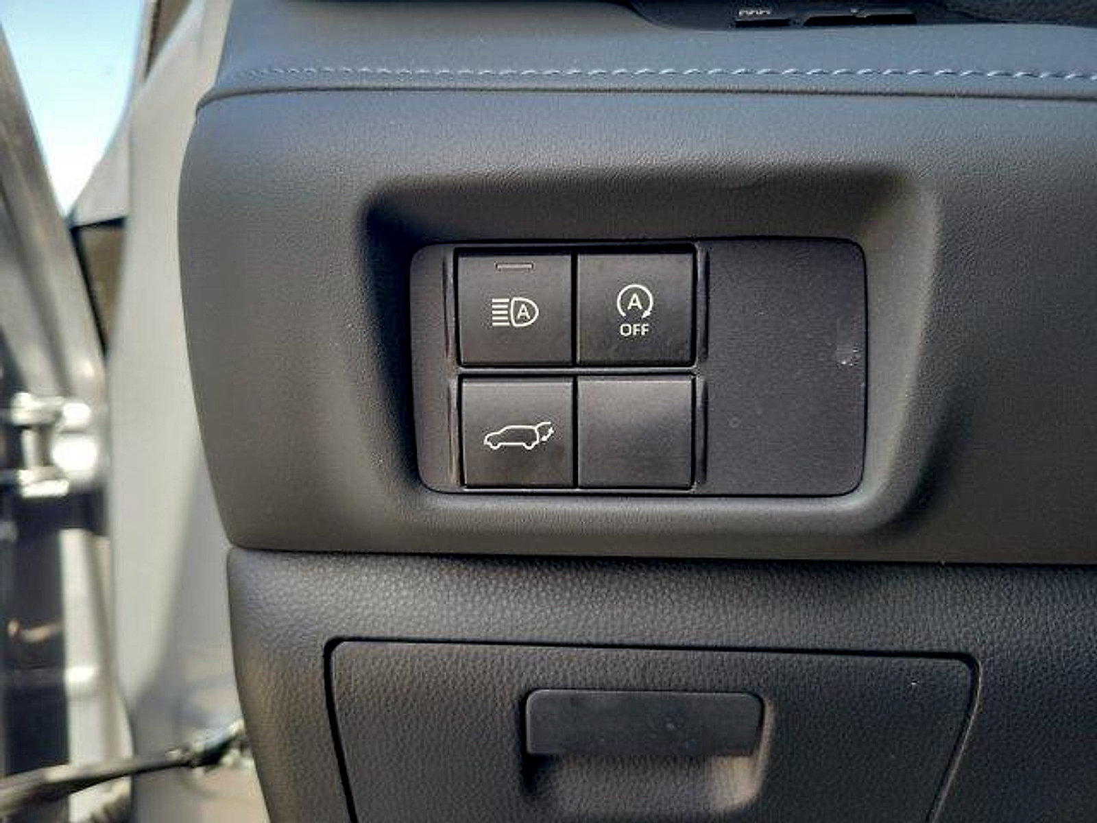 Used 2023 Toyota Highlander XLE FWD image 34