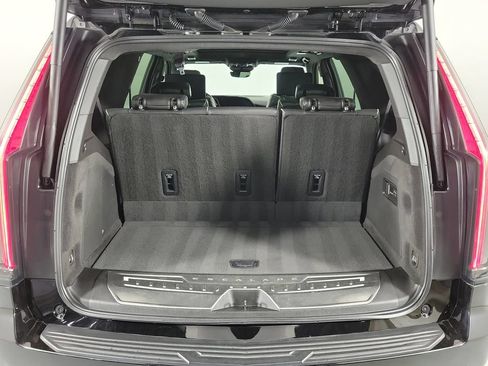 Used 2023 Cadillac Escalade Sport Platinum AWD/4WD image 7