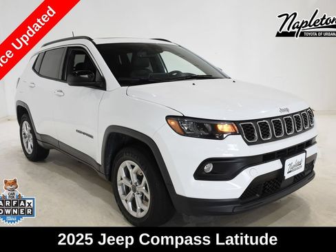 Used 2025 Jeep Compass Latitude w/ Sun & Sound Group AWD/4WD image 1