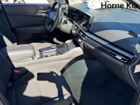 New 2026 Kia Sportage LX FWD image 18