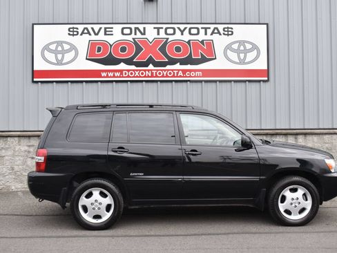 Used 2007 Toyota Highlander 4WD V6 w/ 3rd Row image 8