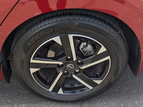 Used 2025 Nissan Sentra SV image 7