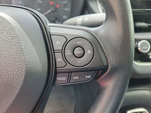 Used 2025 Toyota Corolla LE w/ Convenience Package image 20