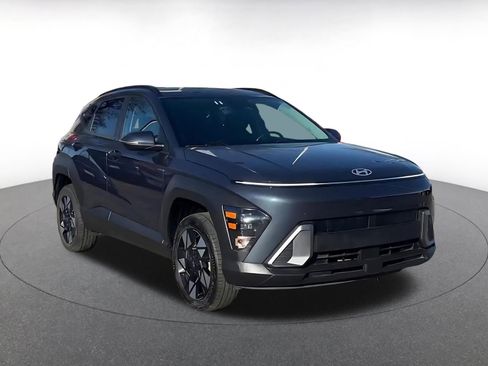 Used 2025 Hyundai Kona SEL image 3