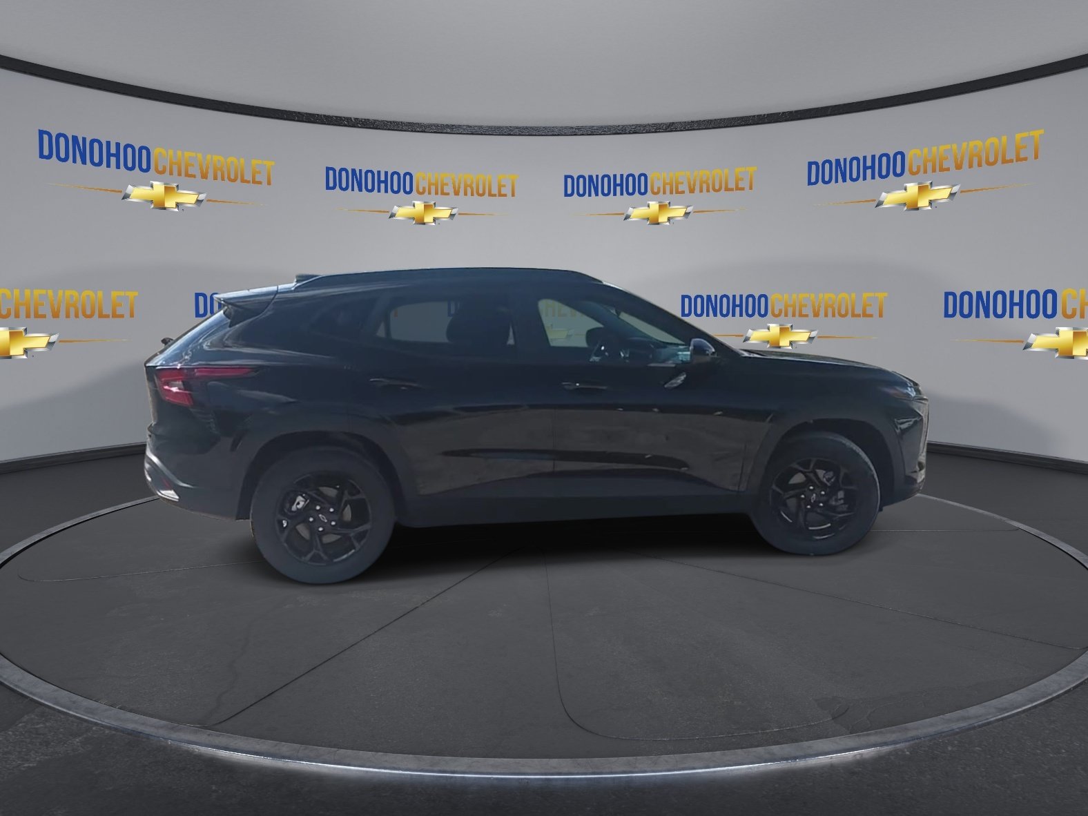 New 2026 Chevrolet Trax LT w/ Midnight Edition FWD image 8