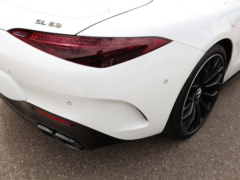Used 2024 Mercedes-Benz SL 63 AMG 4MATIC image 11