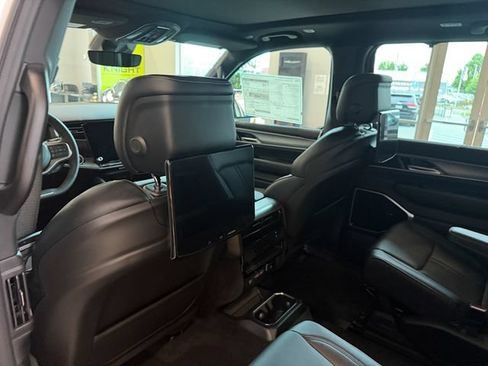New 2026 Jeep Grand Wagoneer L Limited AWD/4WD image 23