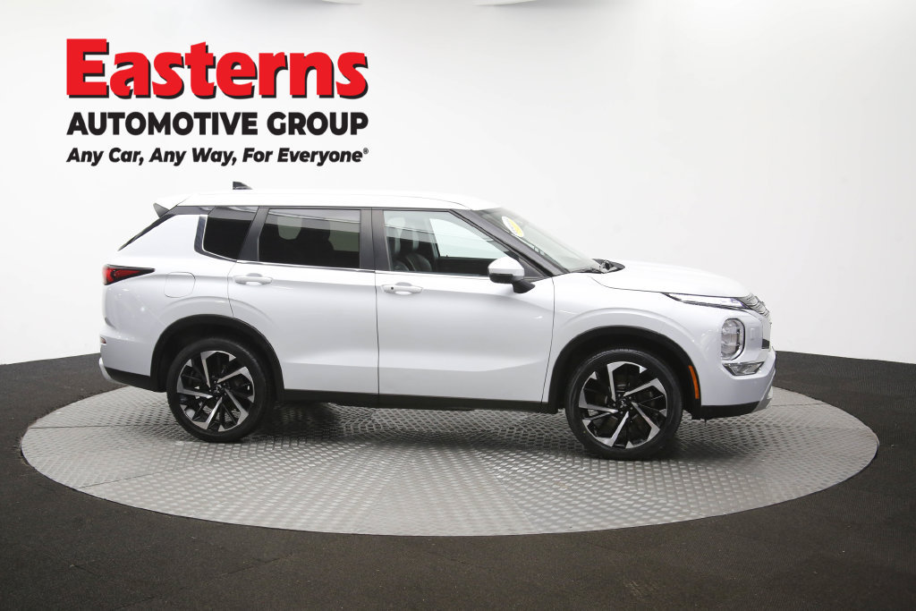 Used 2024 Mitsubishi Outlander SE AWD/4WD image 48