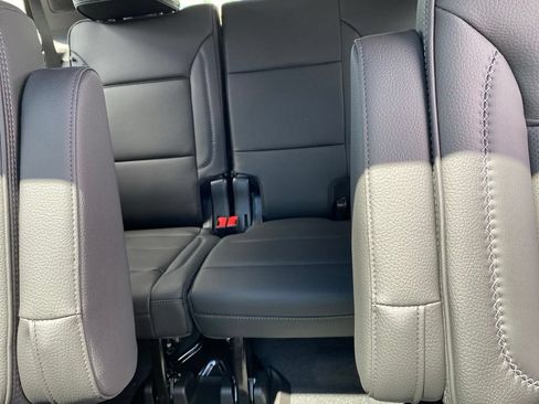 Used 2026 GMC Yukon Denali w/ Sun & Power Step Package AWD/4WD image 29