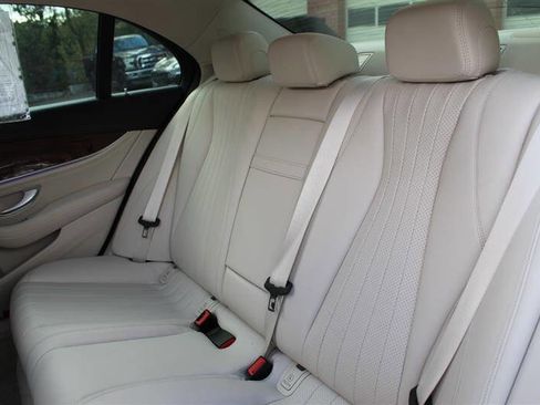 Used 2017 Mercedes-Benz E 300 image 28