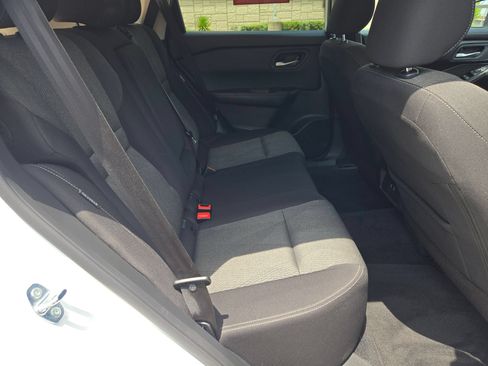 Certified 2026 Nissan Rogue SV FWD image 24