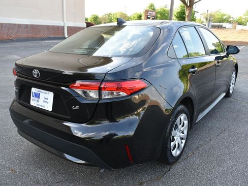 Used 2021 Toyota Corolla LE image 6