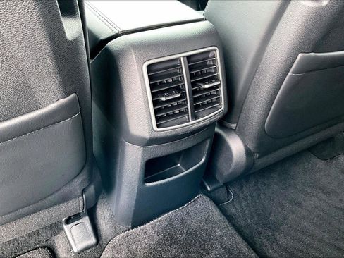 Used 2025 Kia Sportage SX image 33