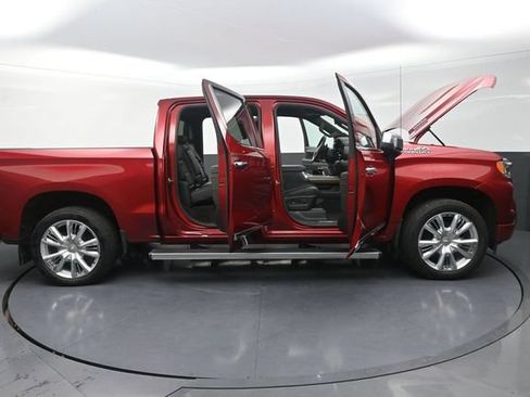 Used 2023 Chevrolet Silverado 1500 High Country w/ High Country Premium Package AWD/4WD image 36