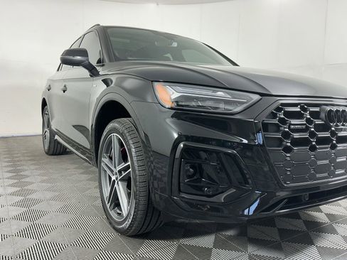 Used 2025 Audi Q5 e Premium Plus w/ Premium Plus Package image 3