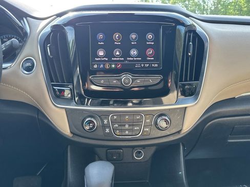 Used 2022 Chevrolet Traverse LS FWD image 15