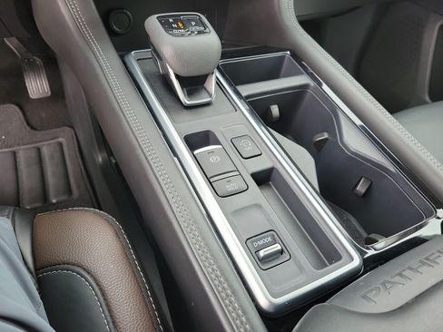 Used 2024 Nissan Pathfinder Platinum w/ Cargo Package FWD image 20
