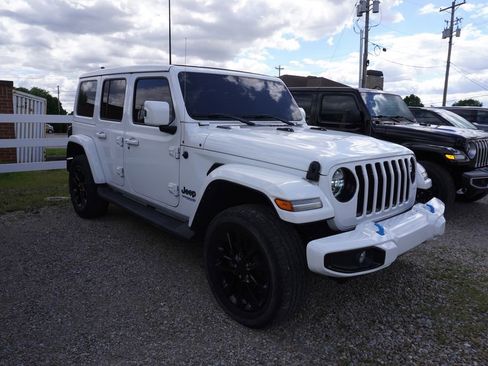 Used 2021 Jeep Wrangler Unlimited Sahara AWD/4WD image 10
