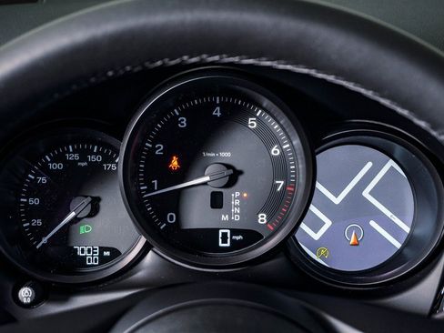 Certified 2025 Porsche Macan image 21