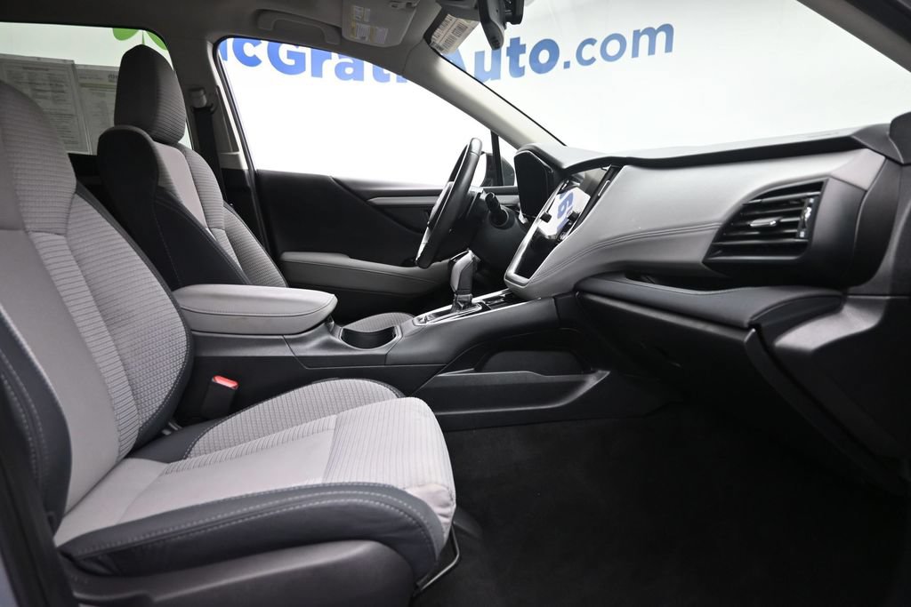 Used 2025 Subaru Outback Premium AWD/4WD image 9